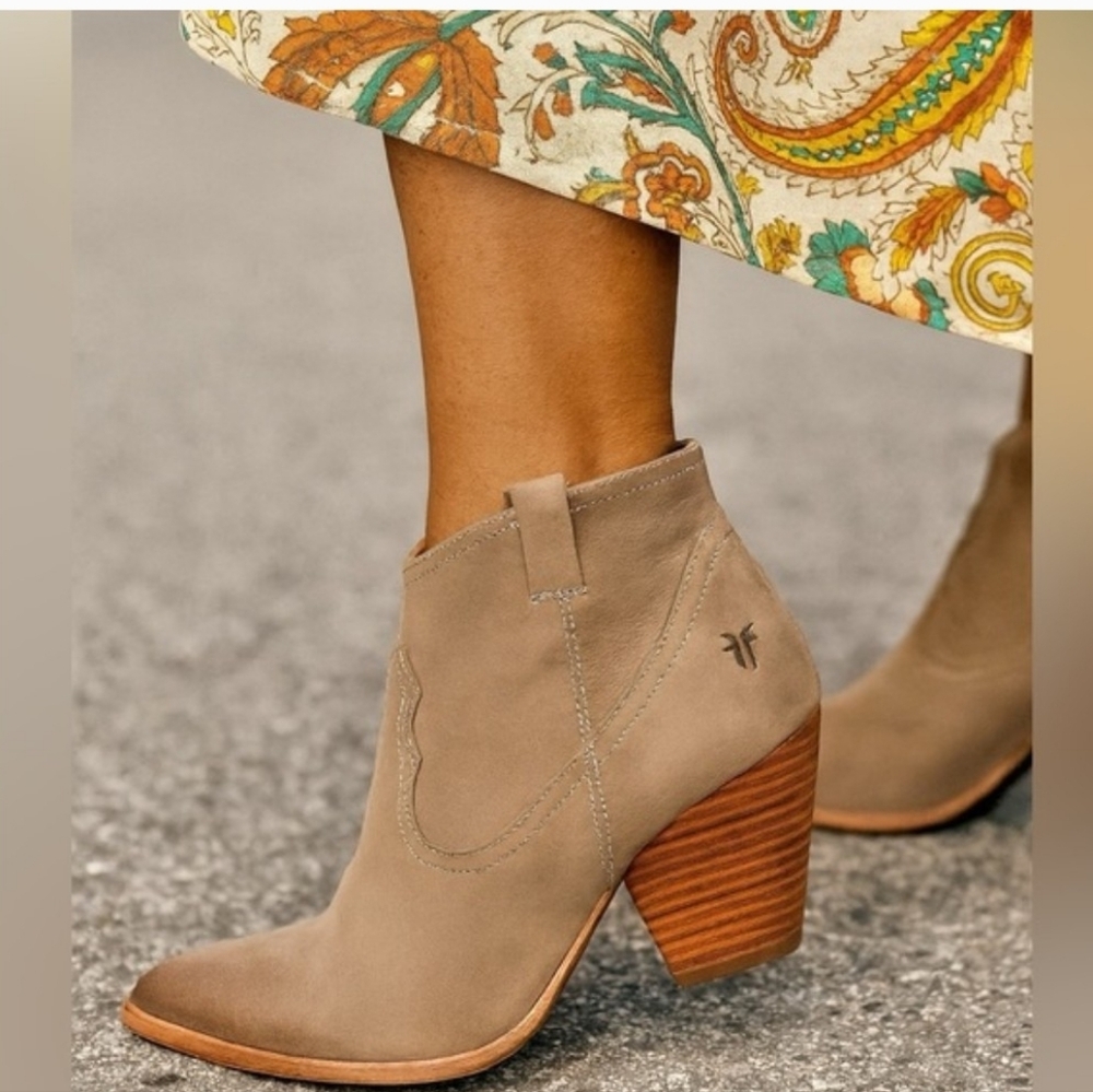 Frye Reina Western Yoke Distressed Brown Leather Ankle Boots Winter Spring